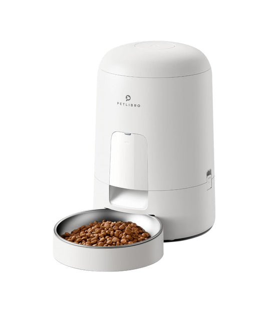 Dry food dispenser